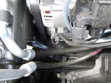 II. Diagnosis Kit Connection 1. Disconnect the main vehicle wiring harness from the A/C compressor. Turn the engine OFF before connecting the A/C Compressor Diagnosis Kit.
