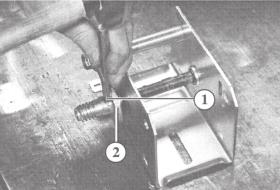 5.3.5 Removing the drive shaft Type 501 On type 351, the drive shaft cannot be