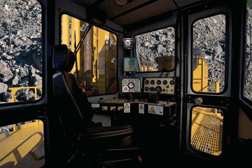 Fully Equipped Cab For operator safety and comfort Safe and Effortless Operation To limit operator fatigue the MD6240 controls are ergonomic.
