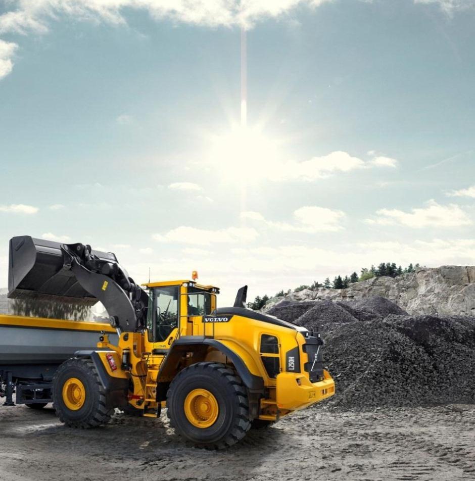 VOLVO CONSTRUCTION EQUIPMENT Continued headwind in BRC ORDERS & DELIVERIES Book-to-bill Volvo Q3: 74% Markets YTD August: - Europe, ex Russia: +3% - North America: +4% - China: -50% Deliveries down