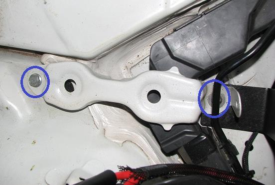 6) Remove the PCV hose which runs from the intake manifold to the PCV valve.