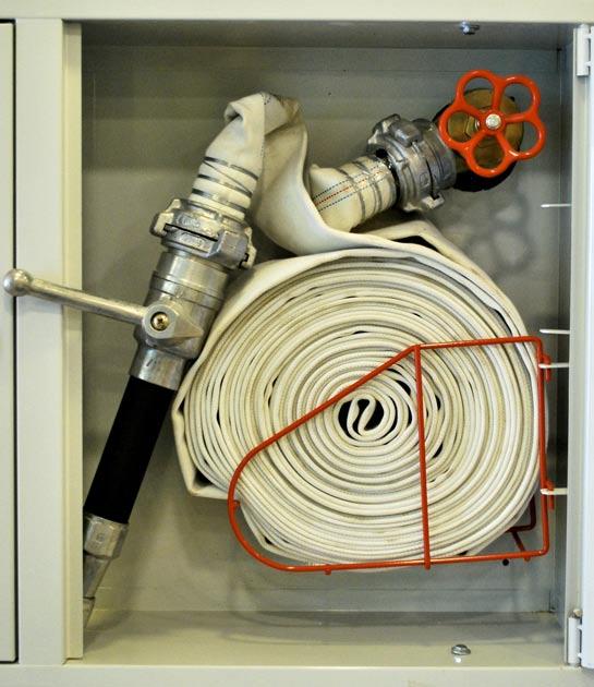 Kui tuletõrjeveevärk on mõeldud kasutamiseks nii personalile kui päästjatele, on sobiv kasutada voolikupoole 25 või 33 mm läbimõõduga voolikuga vastavalt standardile EVS-EN 671-1 andmaks kustutusve