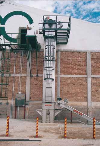 Bucket Elevator Designed especially for fertilizer and other granular free-flowing products. Completely enclosed, single-trunk style construction.