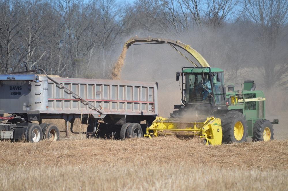 2014 Forage Harvest Operations Harvesting dynamics, including impacts of field layout and
