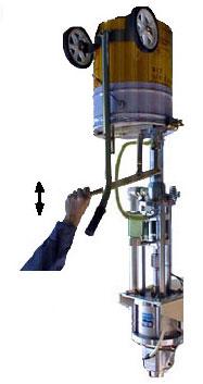 Attach the dedicated oil supply hand pump onto the pail.