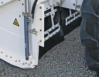 The rotor housing is additionally equipped with a variable stone guard at the front.
