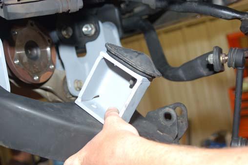 Make sure all cam blocks off plates are installed with the notch in same direction. See Photo 29.