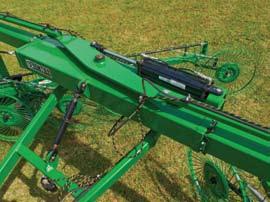 The turnbuckle feature levels the rake and helps you set the hitch height to your tractor