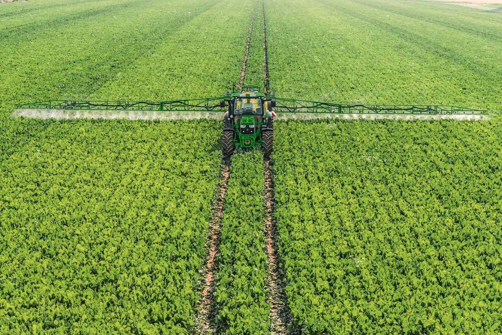 18 M700i Trailed Sprayers Booms Booms: high accuracy, higher yields Precision spraying is dependent on boom stability and John Deere booms are renowned for their stability and durability.