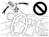 LS13137 Do not attach a microphone or any other device or object around the area where the curtain shield airbag activates such as on the windshield glass, side door glass, front and rear pillars,