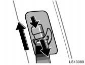 LS13089 Adjust the position of the lap and shoulder belts.