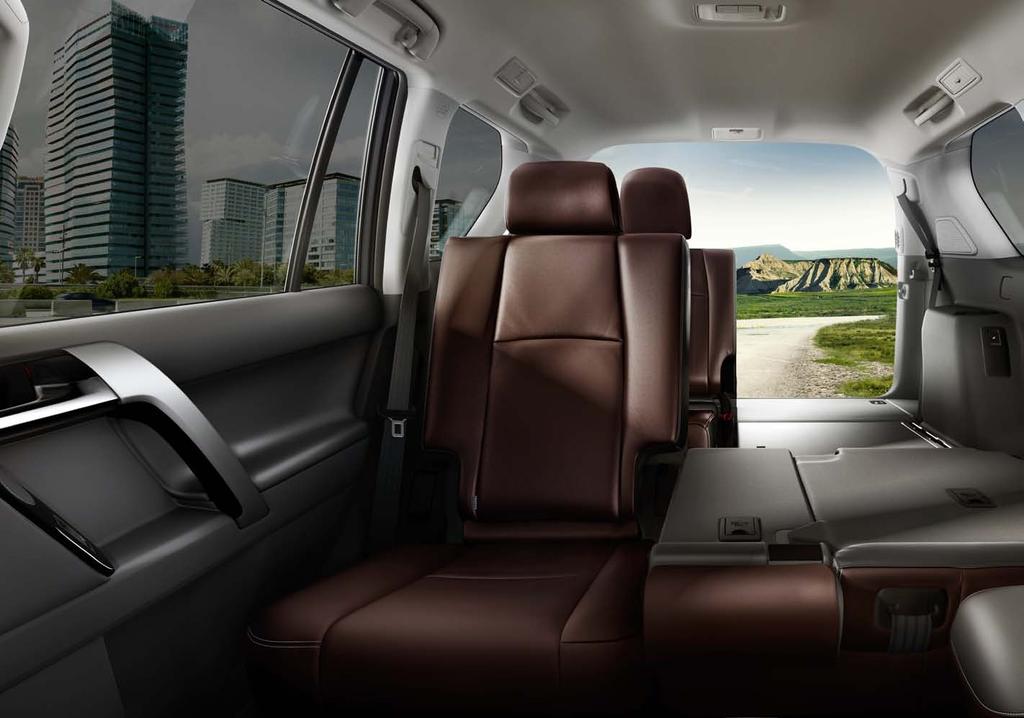 Teie seiklus algab Toyota Easy Flati istmesüsteem tagab maksimaalse mitmekülgsuse. Valida saab erinevate istmeasendite vahel ning teha seega ruumi nii reisijatele kui ka pagasile.