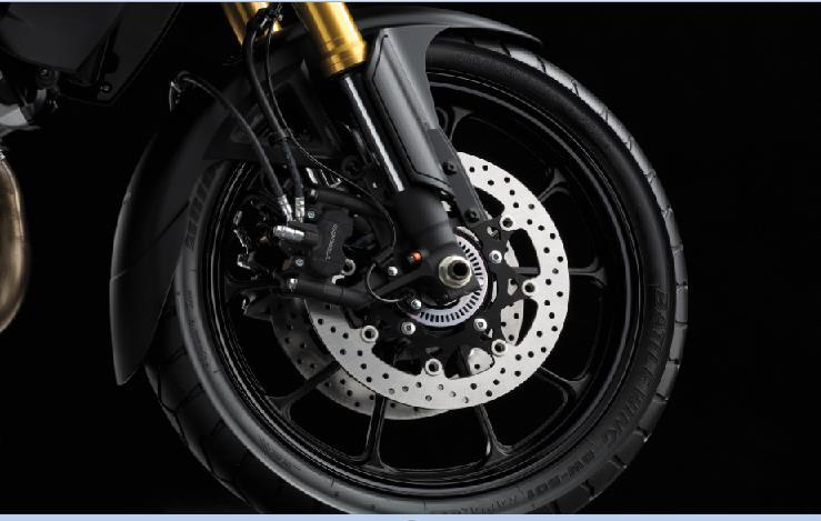 Radial mount brake calipers and ABS Newly adopted Tokico monoblock front brake calipers are mated with 310mm floating-mount dual discs for strong braking performance.