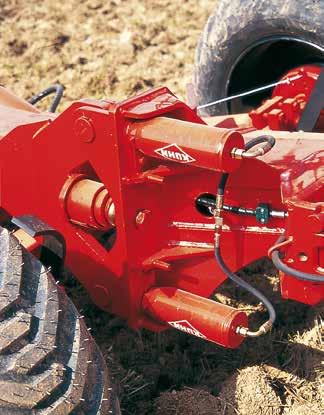 MANAGER CHALLENGER High technology design and manufacture Hydraulic beam articulation (patented) Fitted as standard the hydraulic articulation allows an adjustment (from the tractor cab) of the