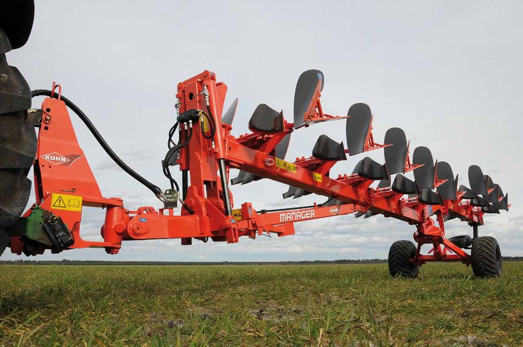 Large hydraulic offsetting adjustment Large adjustments can be made to the plough offsetting (its angle in relation to the tractor) from the tractor seat by simple action on one of the spool levers.