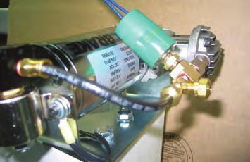 4 For pressure switches located at the compressor, it is necessary to have the pressure switch