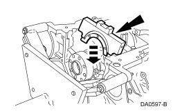 NOTE: The oil groove on the thrust washer must face toward the rear of the engine (crankshaft surface).