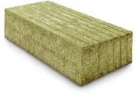 SQUARE BALES Perfectly shaped, consistently square bales are the end-result every customer is looking for.