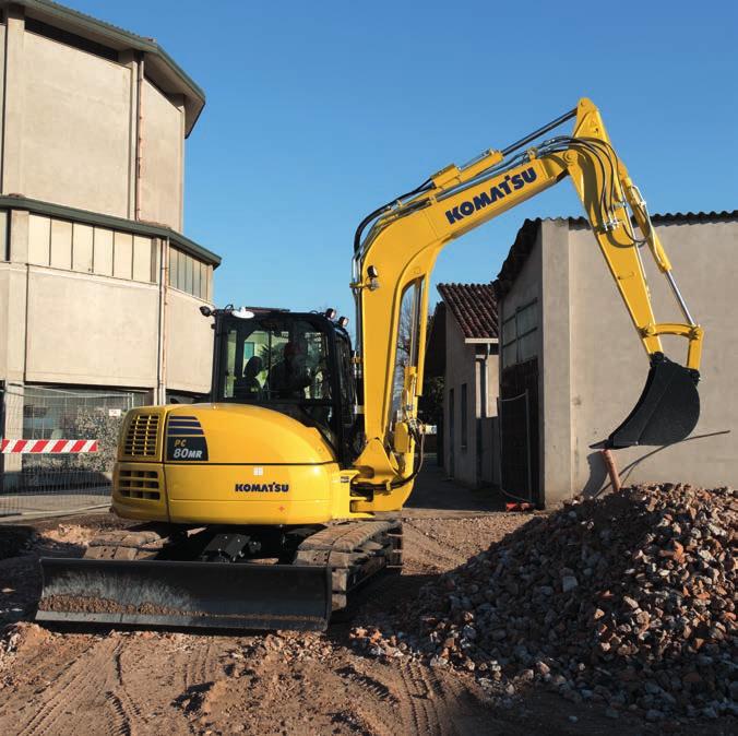 Powerful and Environmentally Friendly Work in tight spaces The new short-tail PC80MR-5 delivers optimal power and digging speed, even in confined spaces where traditional machines can t work: yards,