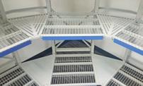 Freestyle Sweeping Corner STANDARD FEATURES & BENEFITS The Freestyle sweeping corner bridges the gap between adjacent corner Freestyle units without the use of a shared upright Provides easier access
