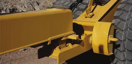 An adapter is available to quickly convert the scraper hitch for pulling drawn implements such as disk harrows and sheepsfoot compactor rollers. Robust, Straight-Line Design Built from 13 mm (0.