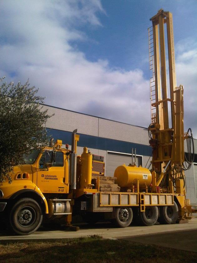 R-10 Vertical drilling rig Sort of vehicle Weight Length Width Height Tower height Max. depth 4 axles 8x4 29.