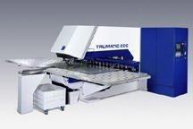 CNC Hydraulic coordinate punch press TRUMPF TRUMATIC 200R Press capacity = 20 t Brush table Sheet size without repositioning X = 2070 mm, Y = 1270 mm Sheet size with one repositioning X = 4000 mm, Y