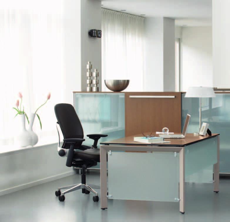 Meetings A large tabletop with integrated data and power ports provides all the space and