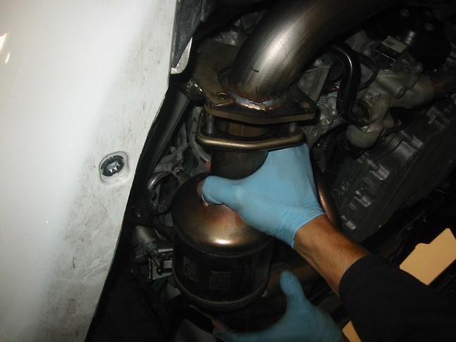 Borla Performance Exhaust System Installation 28 13. Install manifold gaskets back on assembly. (See Fig. 28) 14.