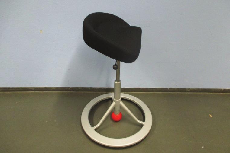 Seat shell made of plastic. Seat is upholstered and covered with fabric. Taper fitting made of die-cast aluminium.
