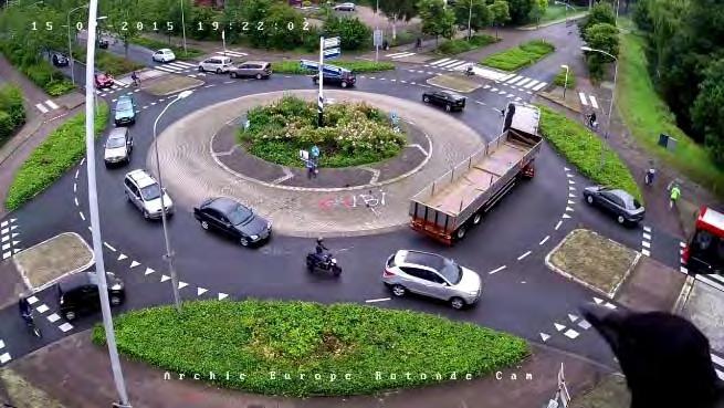 Case study: Roundabout crossing Infrastructure can assist autonomous cars to cross roundabouts by detecting and broadcasting CPM messages with