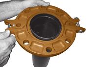 ), place the Gruvlok Flange Adapter Insert between the valve and the Gruvlok Flange. 2.