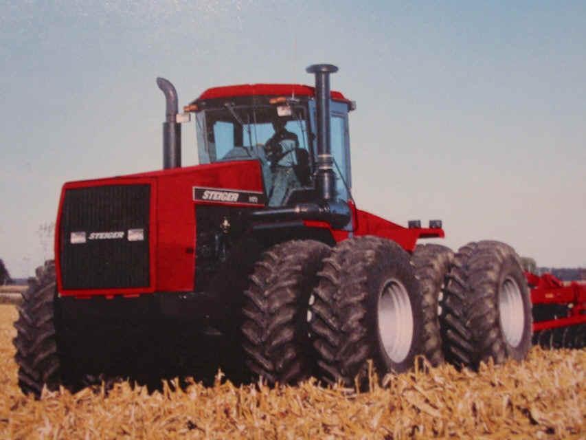 1360, KP-1360, CP-1400, KP-1400, Panther (335 hp), Lion (375 hp). A new style of Steiger tractor was released in 1983 along with the series IV.