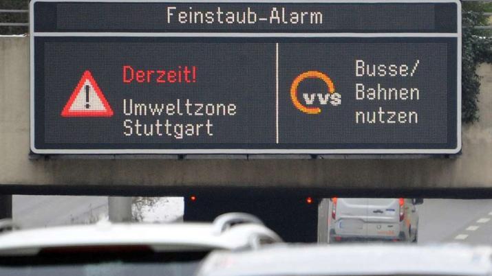 Ultra-Fine-Particle-Alarm Stuttgart 2016 USE Public BUS and RAIL"