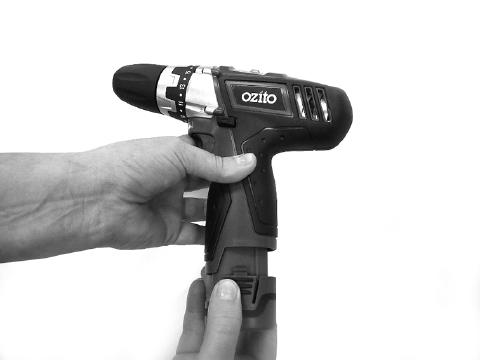 INSTALLING OR REMOVING THE BATTERY Always switch off the drill before insertion or removal of the battery (5).
