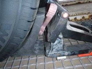 Do not open trunk, hood, or any doors, other than driver s door on rail. Use of supplemental chocks is required when available. All vehicles on Bi-level railcars must have a minimum of 4 chocks.