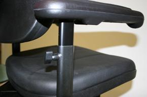 4.5.3 Adjusting the backrest height The backrest height adjustment-locking clip is placed on the backrest bar.