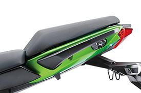 Sharp Ninja Style The sporty windscreen is adjustable offering three positions and a total range of 60 mm.