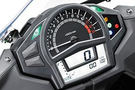 Analogue-style tachometer and multi-function dual-window LCD screen use white LED backlights for excellent visibility at night.