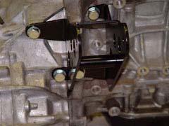 To make it easier to bring the engine in from the bottom, the bracket can be installed once the
