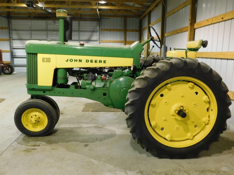 LOT #44: 1959 JD 630 Tractor: 100% of