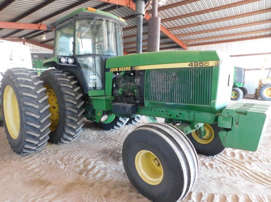 , LOT #47: 1990 JD 4955 Tractor: 4