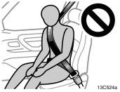 Do not lean against the door and do not allow a child to do so when the vehicle is in use.