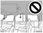 result in death or serious injury. Likewise, the driver and front passenger should not hold objects in their arms or on their knees.