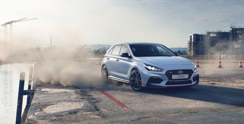 Featuring an overboost function that temporarily increases torque by 7%, the i30n is equipped with front-wheel drive and a six-speed manual transmission with a carbon synchronizer ring and a