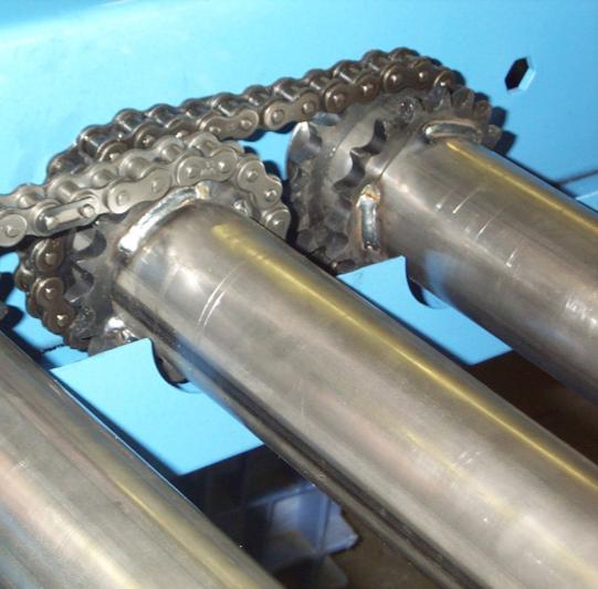 INSTALLING ROLLER CHAINS Start from the two drive rollers (heavy duty) and work outwards to each end of the conveyor.