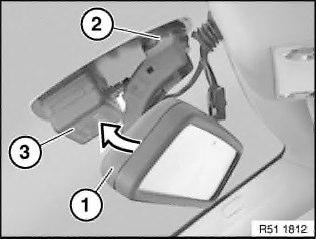 Do not remove interior mirror (1) towards rear or by twisting (risk of damage).