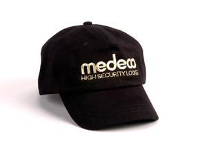 00 Black Insulated Travel Mug Medeco Black & White Cap