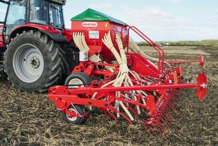 Kverneland (continued) Maschio (OPICO) Drill wheels: Four under-frame pneumatic wheels at centre and wing ends. Wheel-track eradicators: Not available. Pre-emergence markers: 1,136.