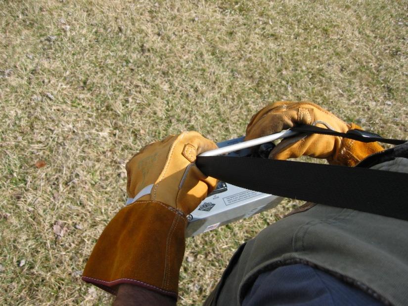 Before attempting to pin auger or attachments, make sure that you have the ability to lift at least 50 lbs. 1.